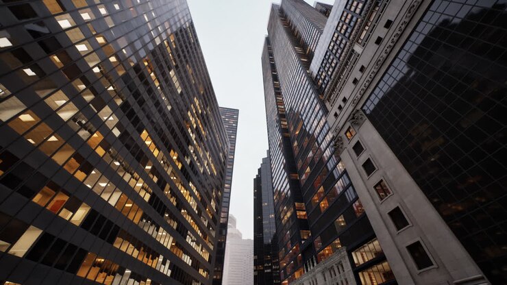 Arquitetura moderna da cidade de Skyscraper contra o céu