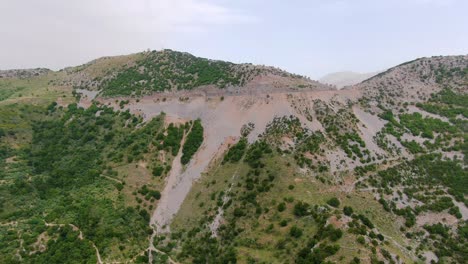 Fruchtbare-Hügelige-Länder-Der-Insel-Spinalonga-Auf-Kreta-Griechenland-Antenne