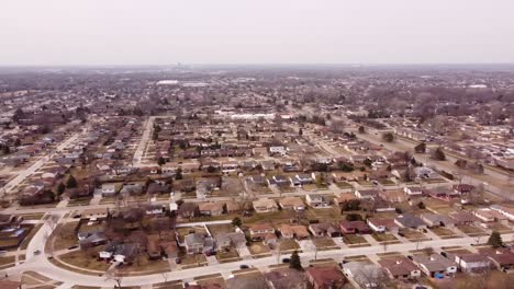 Horizonte-De-Casas-En-Sterling-Heights,-Michigan-Bajo-Un-Cielo-Despejado