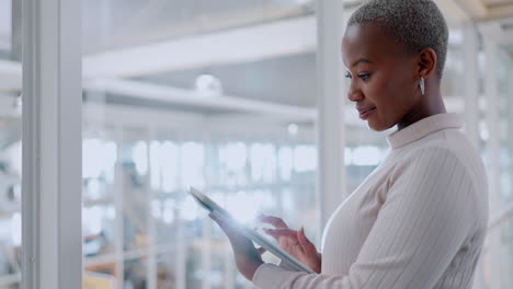 Business,-tablet-and-black-woman-in-modern-office