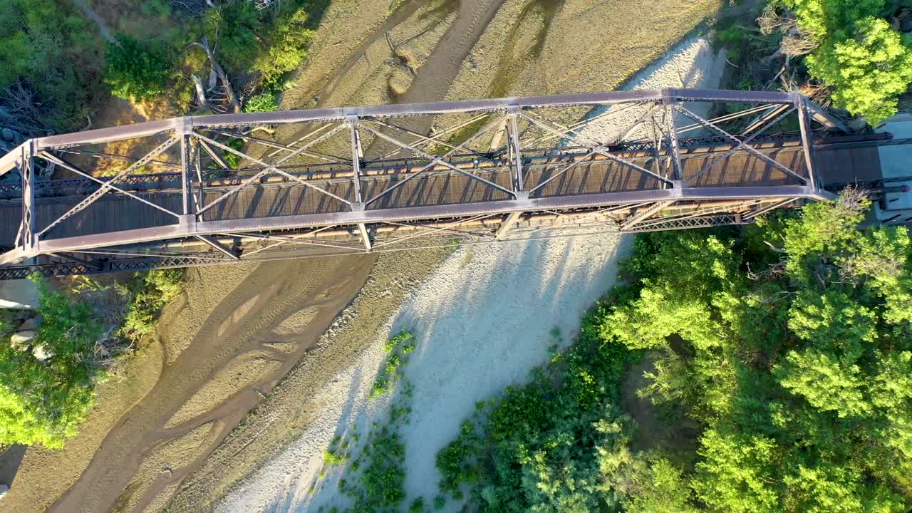 캘리포니아주 산타 클라리타의 철마 다리