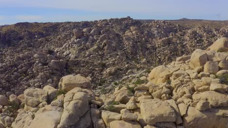 vista aérea de las grandes rocas de la rumorosa mexicali méxico en un día soleado