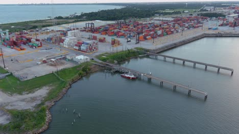 Aerial-establishing-shot-of-large-shipping-port-in-La-Porte,-Texas