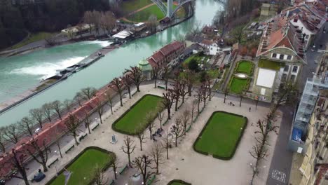 Bern-Herrliche-Aussicht-Auf-Die-Altstadt-4K-Drohnenaufnahme