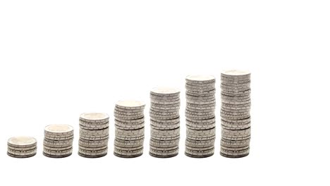 nueve pilas de monedas aumentando - detener el movimiento.