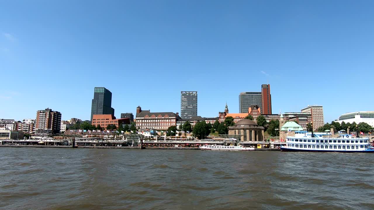 silueta de la ciudad de hamburgo, elba y paisaje urbano, barcos y transbordadores, 4k