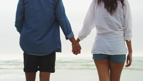 Bonding-on-the-beach