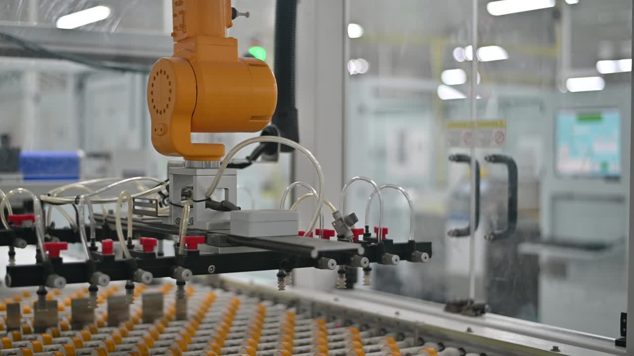 Hand robot stop working on machine conveyer line in factory