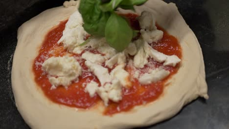 haciendo pizza margherita 2-2 4k