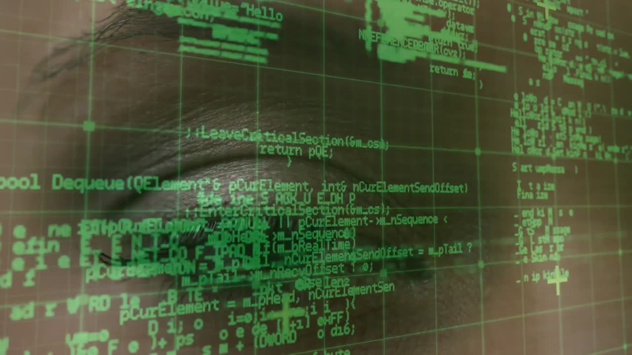 procesamiento de datos a través de la red de rejilla contra un primer plano de un ojo femenino