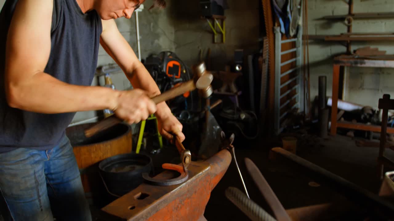 여성 금속공 4k 공장에서 말발 ⁇ 을 몰딩