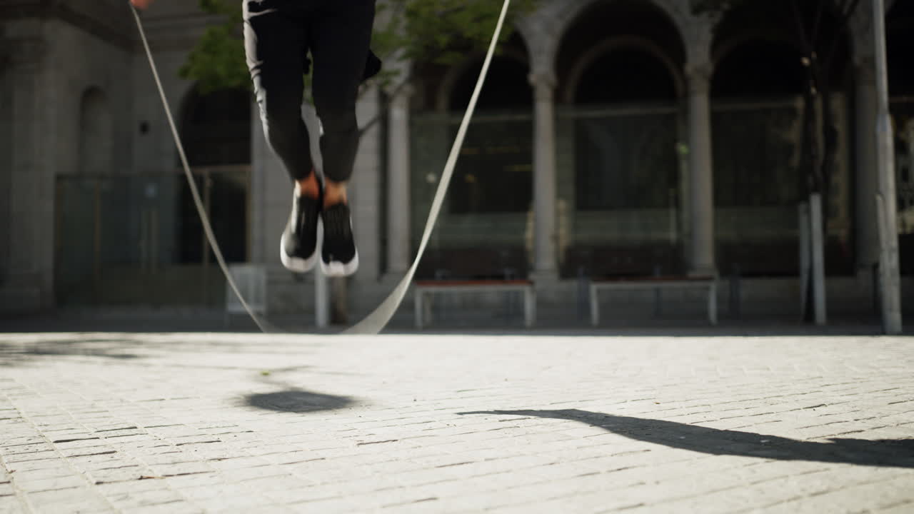 뛰어내리면 심장이 뛰게 됩니다.