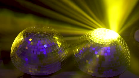 las bolas de discoteca brillantes