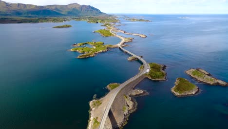 Imágenes-Aéreas-De-La-Carretera-Del-Océano-Atlántico-Noruega