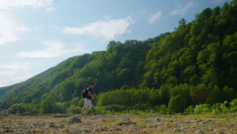 man with prosthetic leg hiking in the mountains