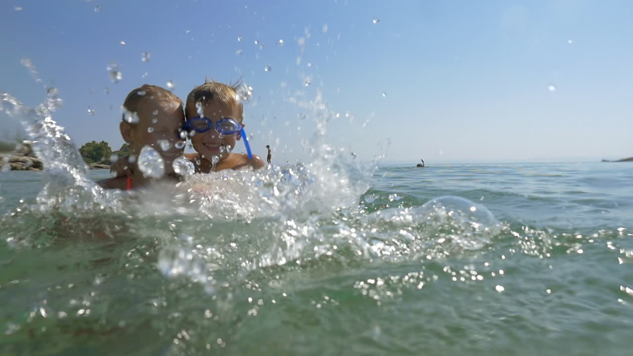 bañarse con mamá es tan gracioso