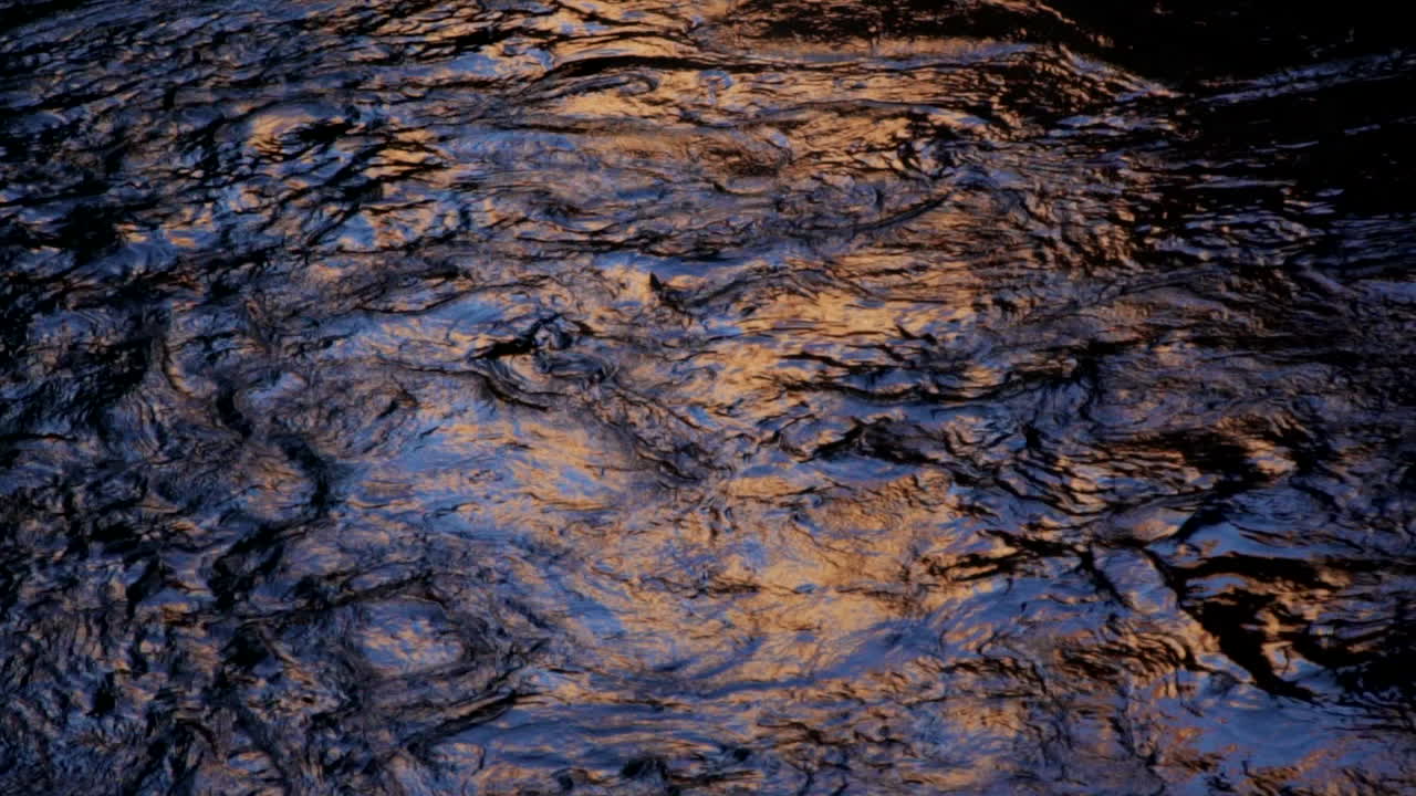 brillo de agua de colores