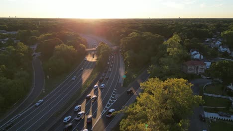 Una-Vista-Aérea-De-La-Avenida-Estatal-Del-Sur-En-Long-Island,-Nueva-York-2