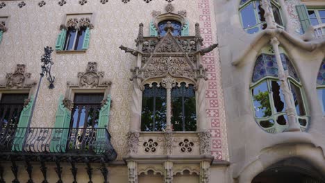 Gaudi's-Casa-Amatller-Window-in-Barcelona,-Spain