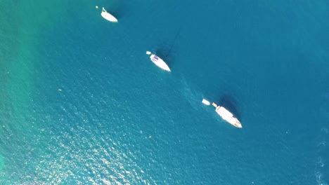 Aerial-view-of-the-old-harbor-of-Golfe-de-Saint-Tropez-with-luxury-yachts