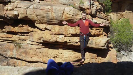 highline athlete walking on slackline 4k