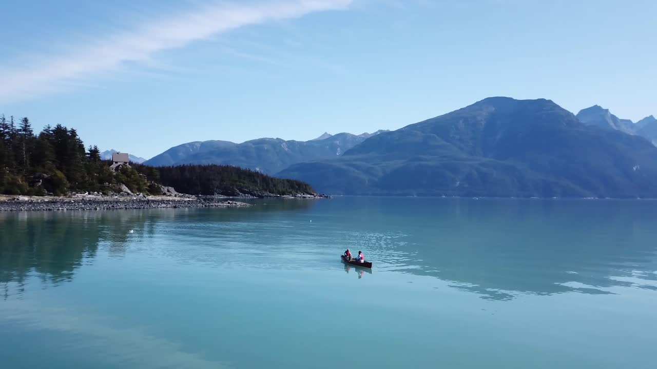 recogiendo los cangrejos en el fiordo