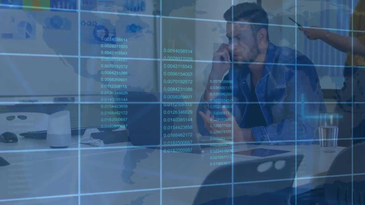 procesamiento de datos estadísticos contra un hombre hablando en un teléfono inteligente