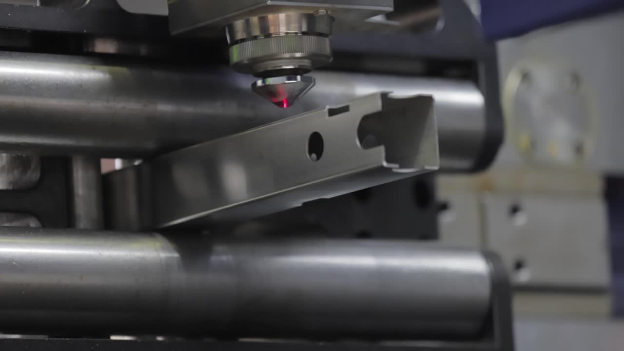 금속의 cnc 레이저 및 가스 절단, 현대 산업 기술.