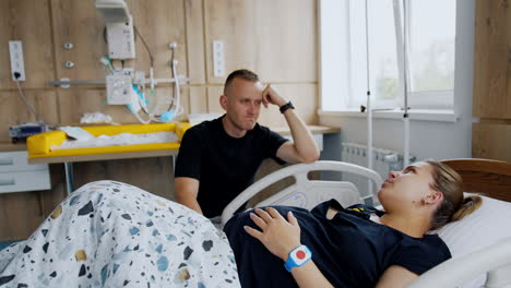 pregnant woman in labor with partner