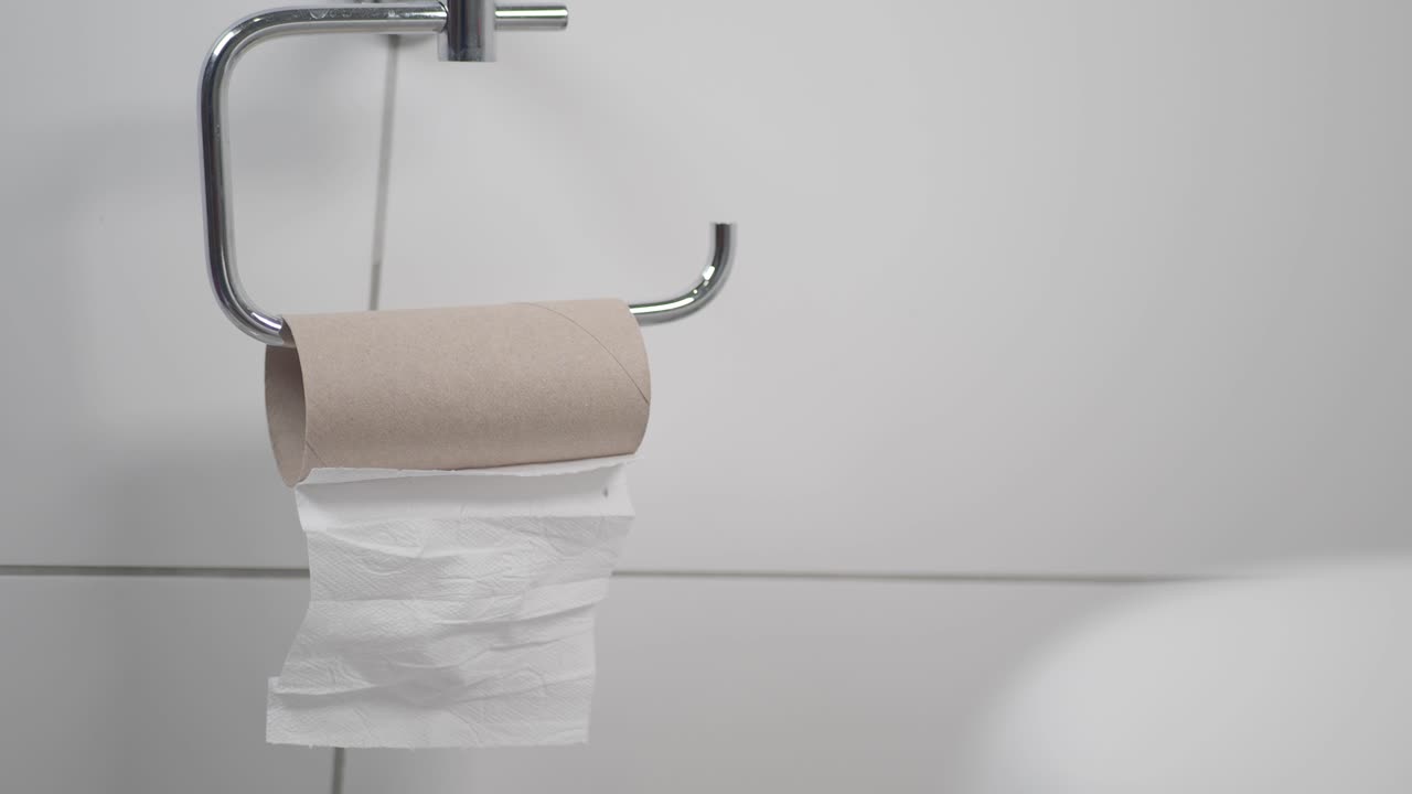 빈 화장실 종이 롤