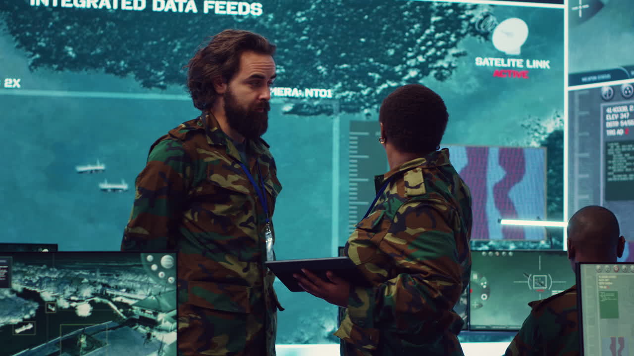 un equipo diverso de oficiales del ejército revisando información importante de las líneas enemigas