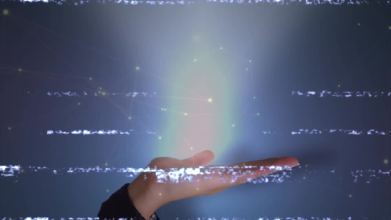 animación de los iconos de las redes sociales sobre la mano