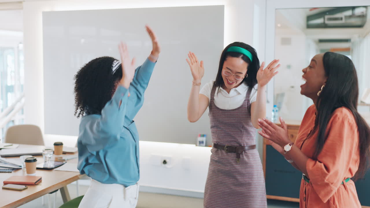 팀워크, 손을  ⁇ 고 사업가들