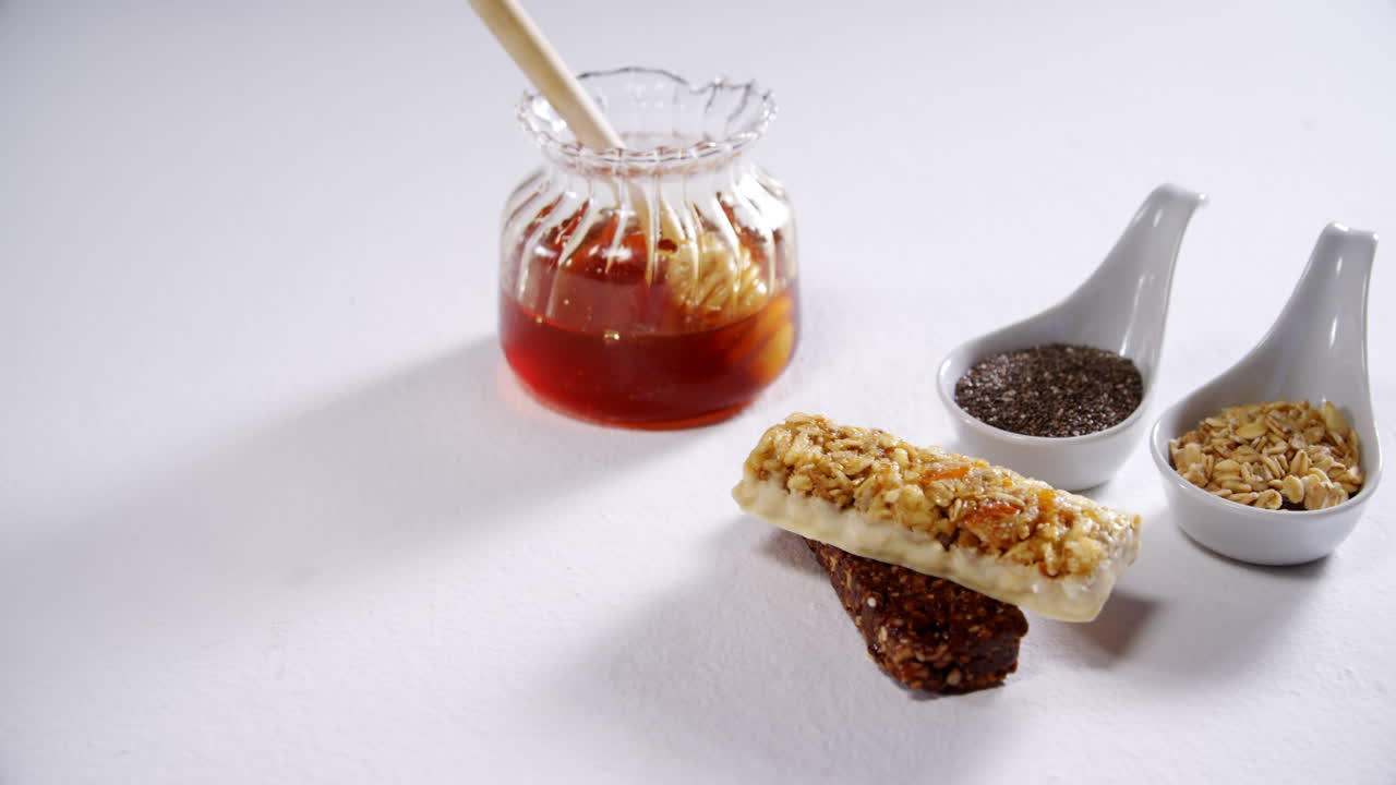 Barretta di cereali con miele e cereali 4k