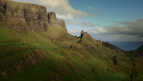 Vista-Aérea,-Península-De-Trotternish,-Isla-De-Skye,-Escocia,-Reino-Unido