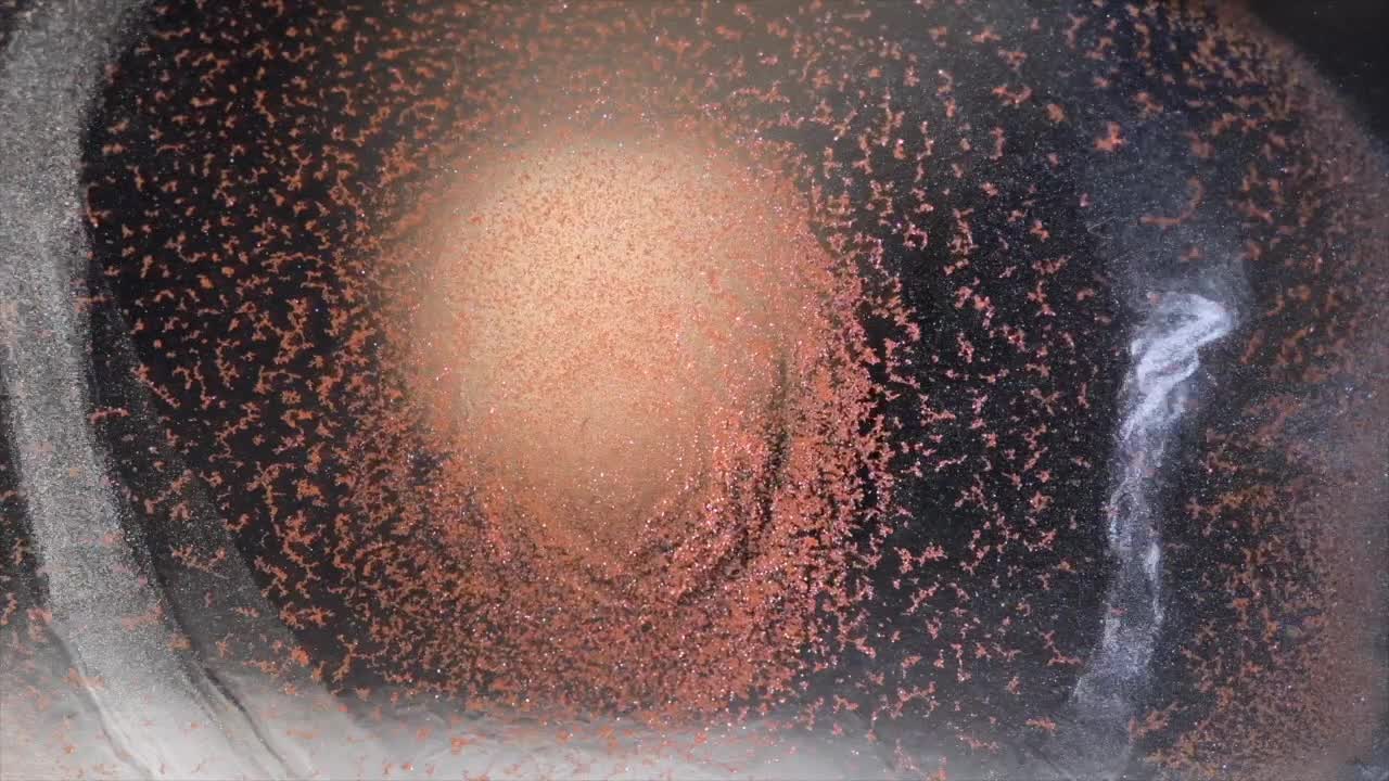 은이 들어오고 구리가 나가고 바쁜 예쁜 - 완전히 자연스러운 추상 비디오 클립