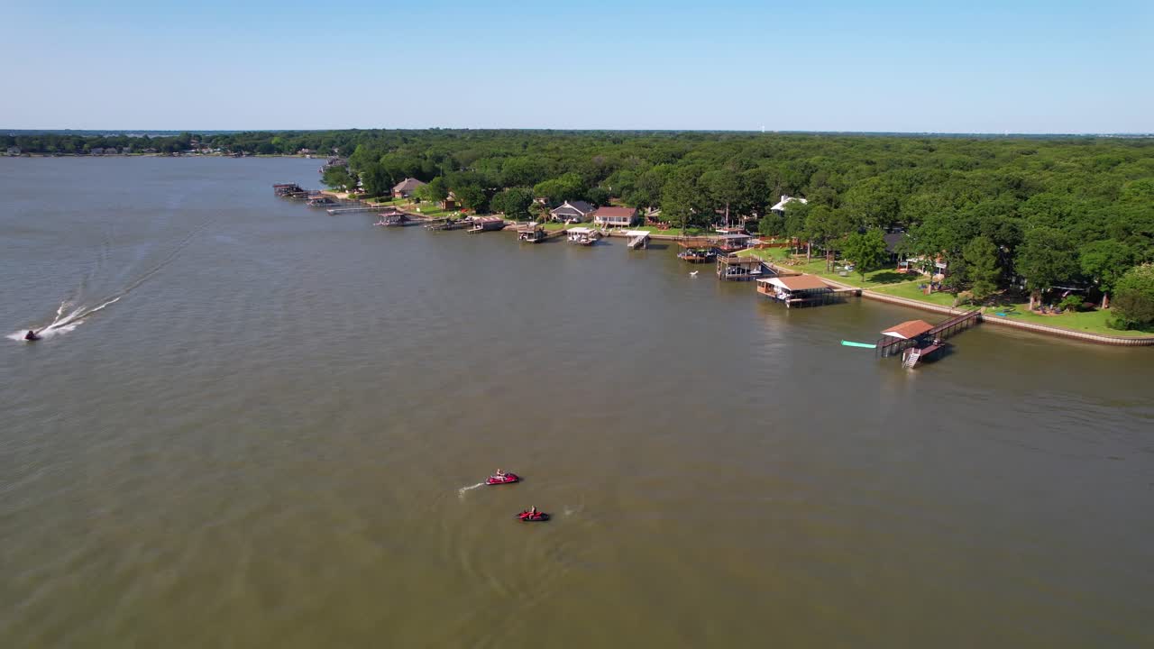 imágenes aéreas del lago cedar creek en texas
