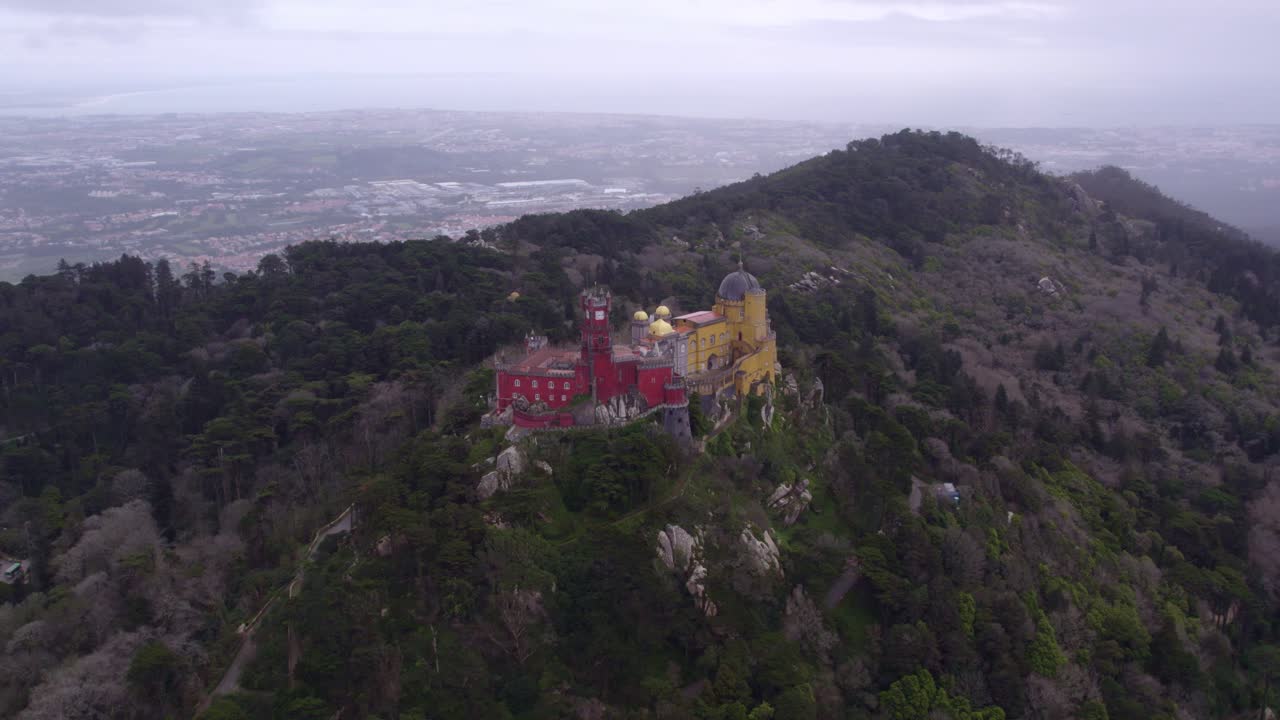 palacio de la pena portugal en sintra durante el día, aéreo