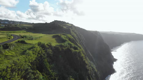 Antena-De-La-Impresionante-Costa-De-Las-Azores-Con