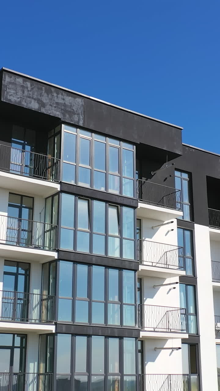 exterior de un edificio de apartamentos moderno