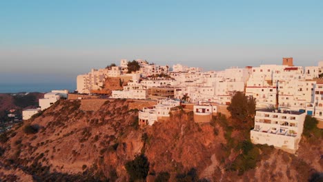 El-Pueblo-Blanco-Mojácar-Durante-La-Puesta-De-Sol.-Toma-Aerea