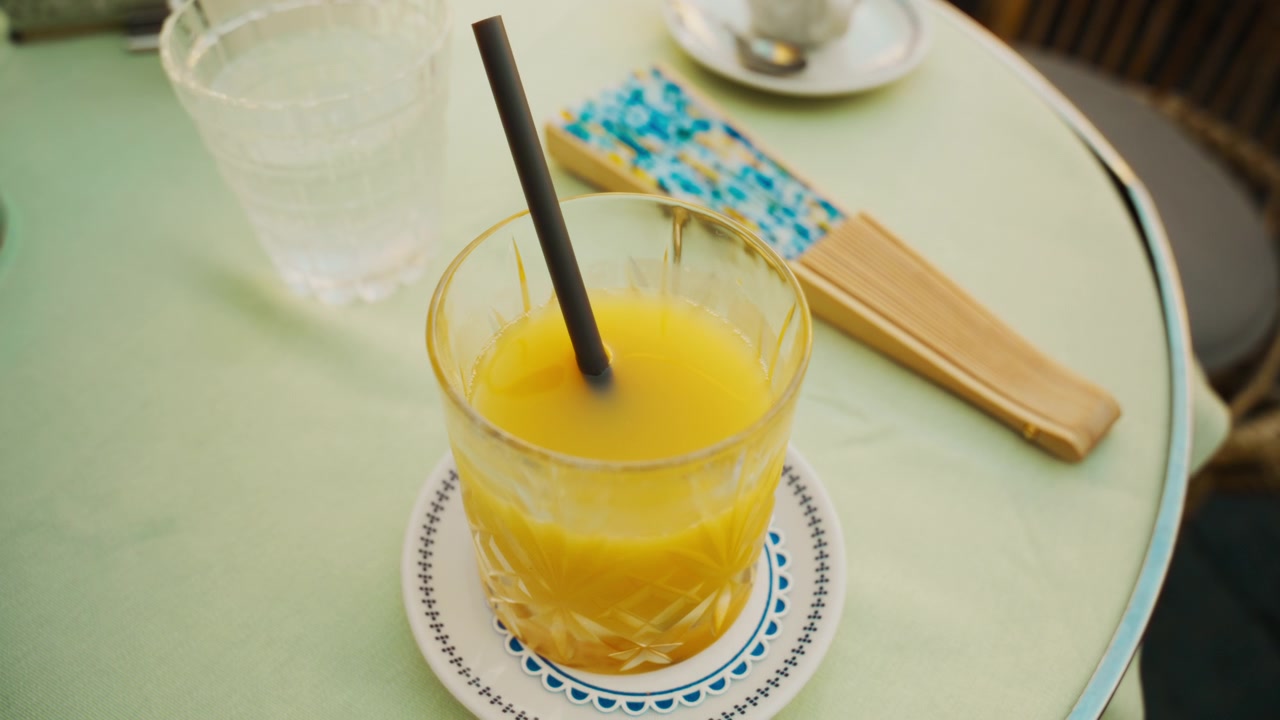Succo d'ananas in un bar lussuoso sull'isola di Capri.