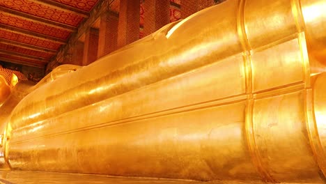 golden buddha statue in bangkok temple