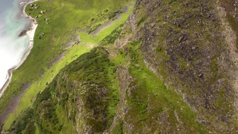 Antena-De-Montañas-Y-Fiordos-En-Noruega