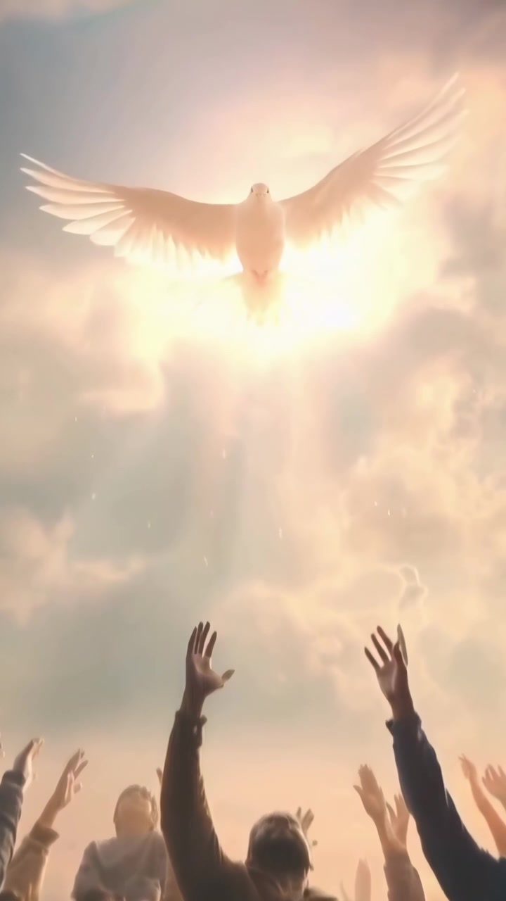 Divina colomba bianca che scende da un cielo luminoso con una folla in adorazione
