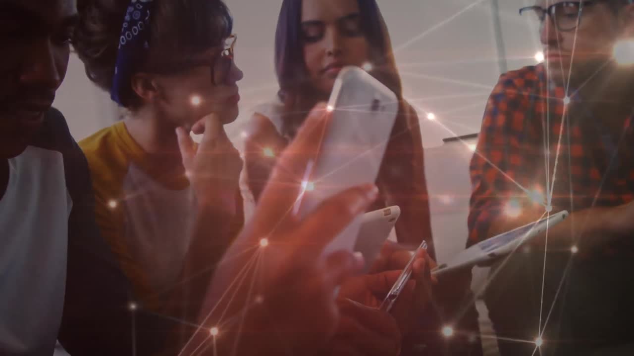 사무실에서 다양한 사업가들과의 연결 네트워크의 활성화