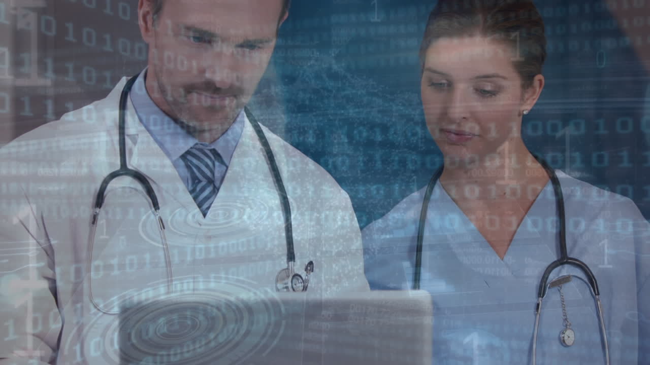 animación del procesamiento de datos sobre médicos caucásicos