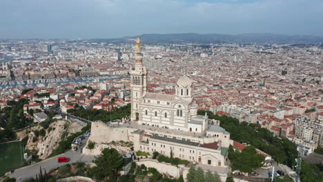 Drohnenaufnahmen-Von-Notre-Dame-De-La-Garde-Marseille-Frankreich