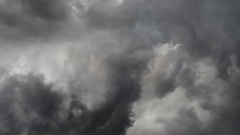 vista de una tormenta con nubes oscuras de tormenta