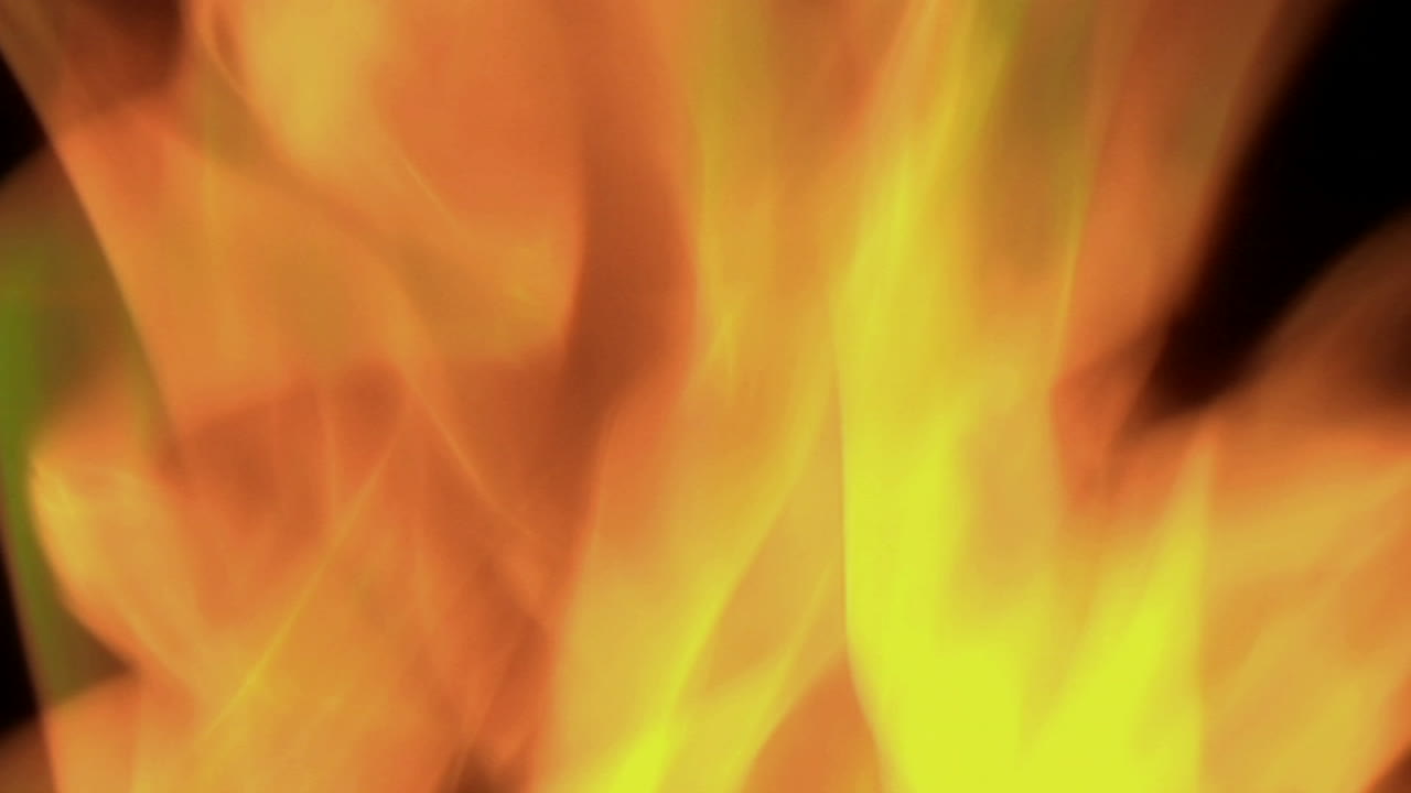 타오르는 불꽃에 타오르는 오렌지색 불꽃 5